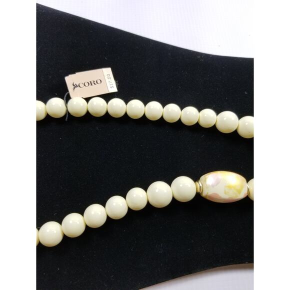 Coro Cream Marbleized Graduated Beaded Signed Vintage Single Strand Necklace - Picture 6 of 10